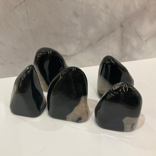 Black and White Onyx Free Form – Decorative Black and White Onyx for Balance and Sophisticated Style