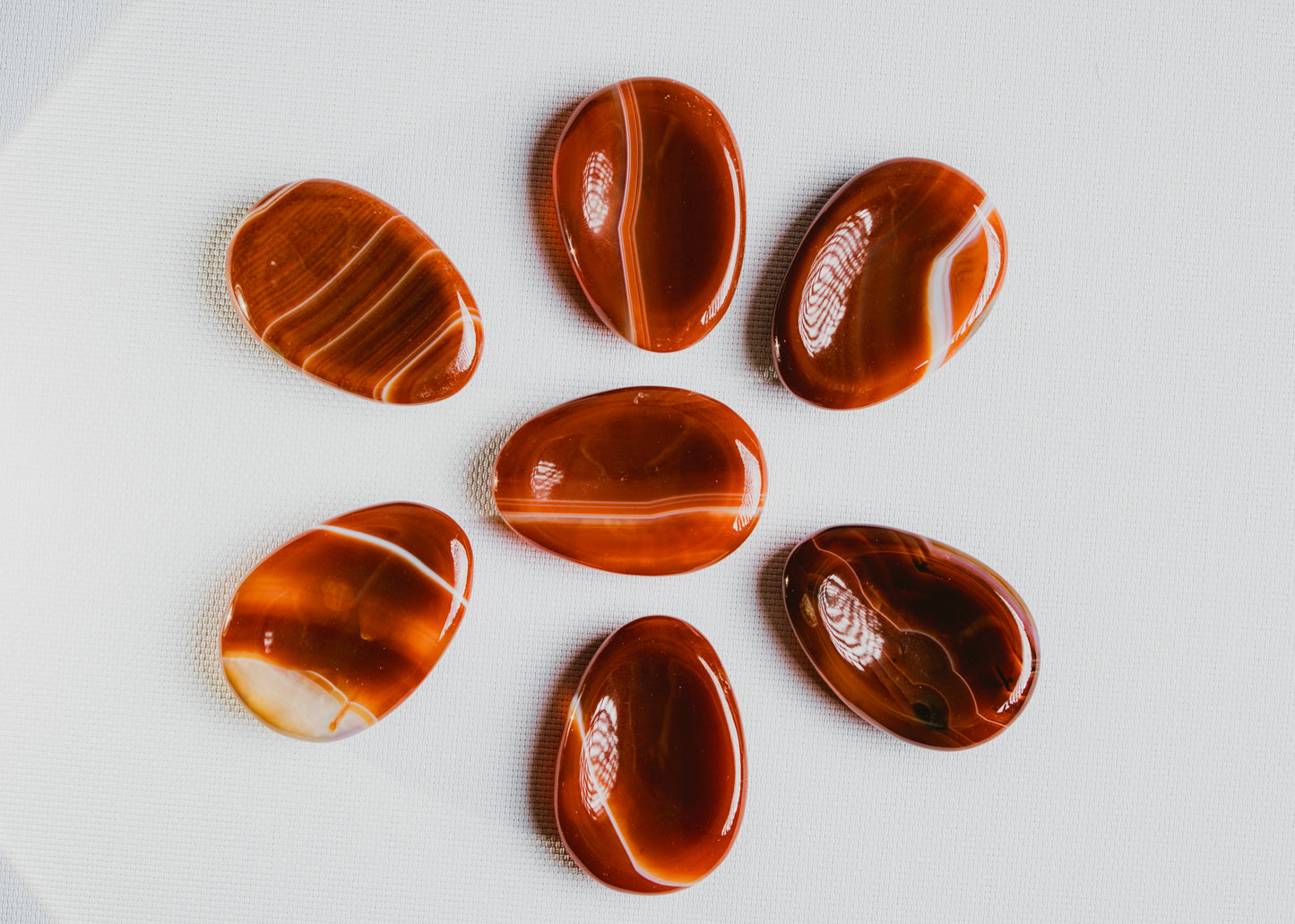 Carnelian Mini Disc – Vital Stone for Energy, Creativity, and Warm Decorative Touch