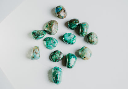 Chrysocolla Pocket Crystal – Calm, Expression, and Natural Beauty