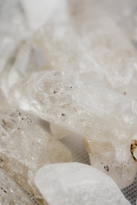 Clear Quartz Cracked Mini Crystal – Mental Clarity and Inner Energy