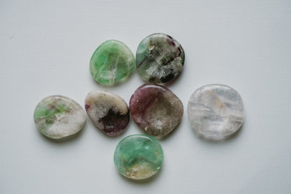 Fluorite Disc – Multicolored Mineral for Focus, Protection, and Visual Harmony