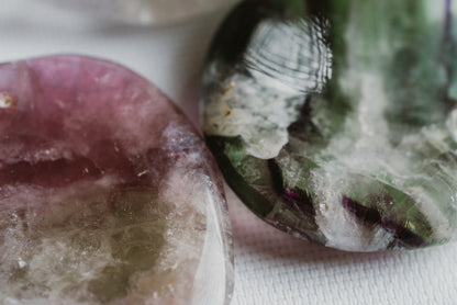 Fluorite Disc – Multicolored Mineral for Focus, Protection, and Visual Harmony