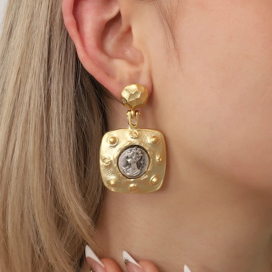 Timeless-Women’s-Jewelry-with-Classic-Style
