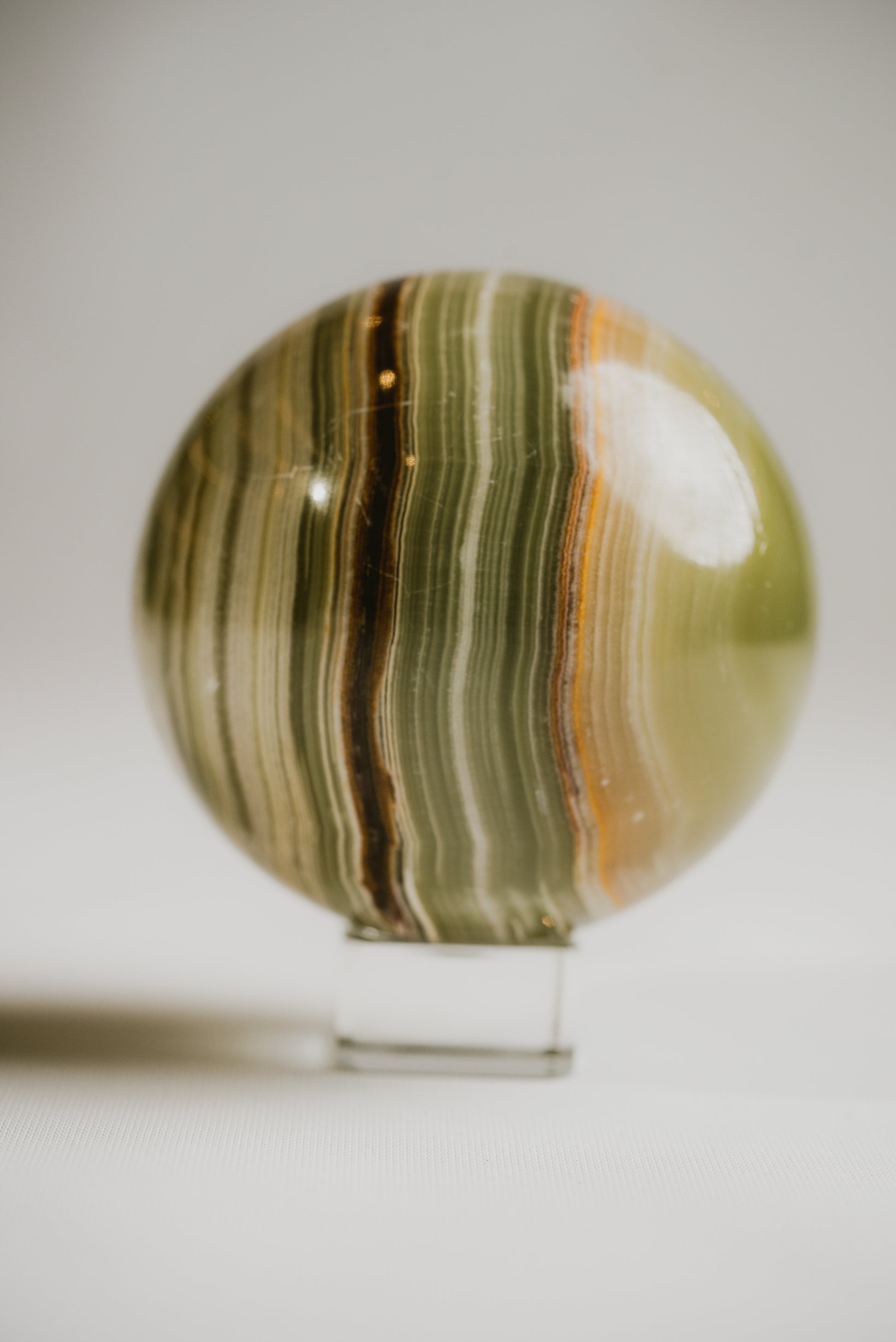Sophisticated-Green-Onyx-Sphere-for-Elegant-Décor