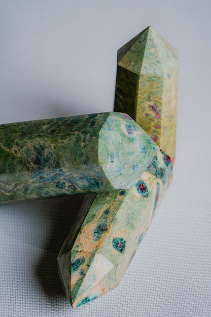 Green Ruby Fuchsite Tower – Decorative Green Ruby Fuchsite Tower for Strength, Harmony, and Emotional Balance