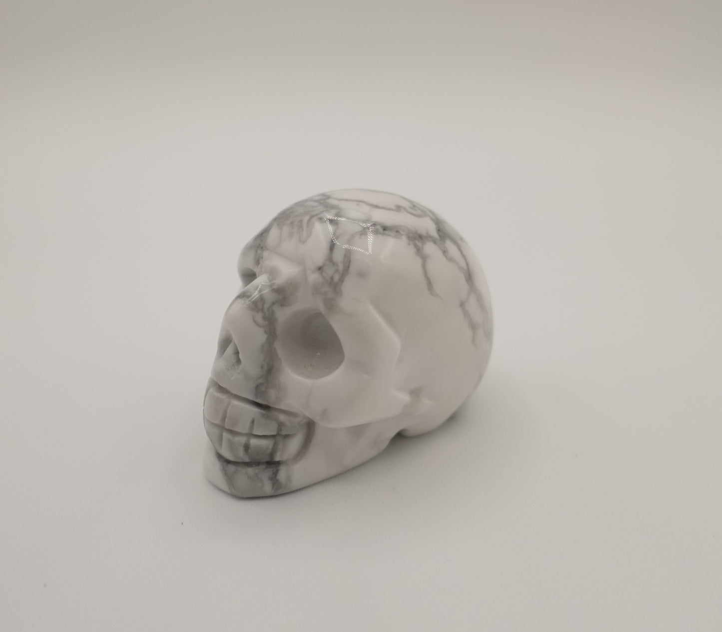 Hand-Carved Stone Skull – Decorative Hand-Carved Skull for Transformation, Energy, and Mindful Style