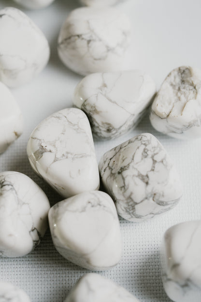 Howlite Pocket Crystal – White Stone for Calm, Balance, and Subtle Elegance