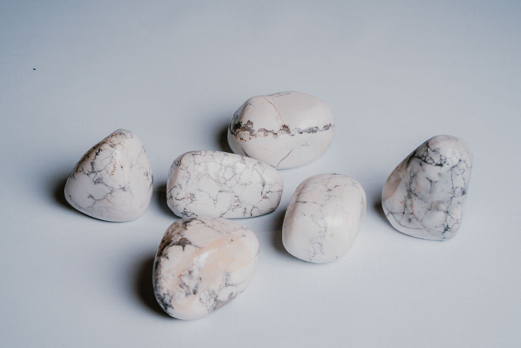 Howlite-Stone-for-Calm-Balance-and-Sophisticated-Style
