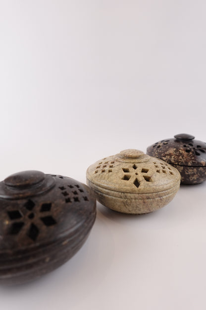 Soapstone Incense Pot – Handcrafted Piece for Rituals, Meditation, and Spatial Harmony