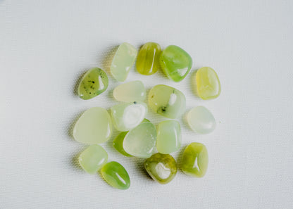 Jade Pocket Crystal – Classic Stone for Protection, Love, and Inner Harmony