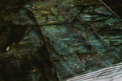 Labradorite Free Form – Decorative Labradorite Stone for Intuition and Energy Transformation
