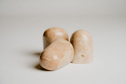 Peach Moonstone Free Form – Decorative Peach Moonstone for Calm and Emotional Clarity