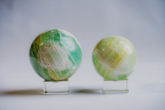 Decorative-Pistachio-Calcite-Sphere-for-Mental-Clarity-and-Relaxation