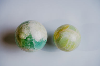 Pistachio Calcite Sphere – Decorative Pistachio Calcite Sphere for Mental Clarity and Relaxation
