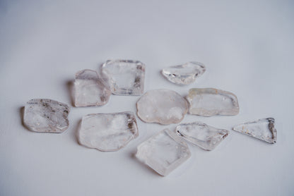 Polished Clear Quartz Pocket Crystal – Pure Energy for Clarity, Balance, and Daily Focus