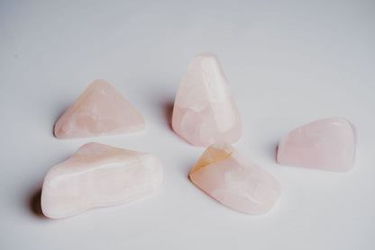 Rose Quartz Free Form – Decorative Rose Quartz for Love and Emotional Harmony