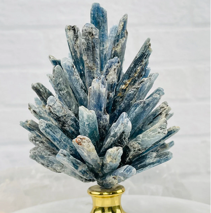 Round Marble Box with Blue Kyanite Pinecone – Functional Decor for Calm and Style