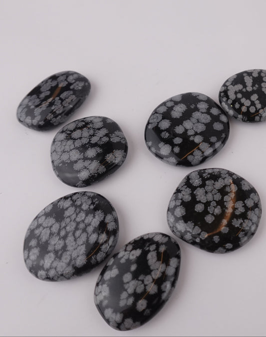 Snowflake Obsidian Disc – Decorative Stone for Clarity and Emotional Balance