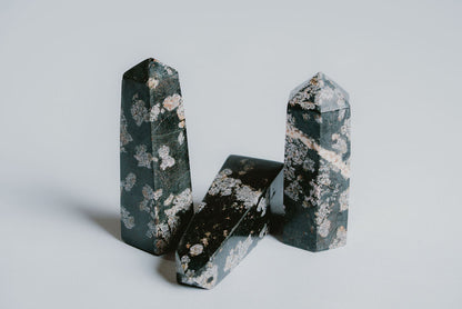 Snowflake Obsidian Tower – Decorative Snowflake Obsidian Tower for Clarity and Emotional Balance