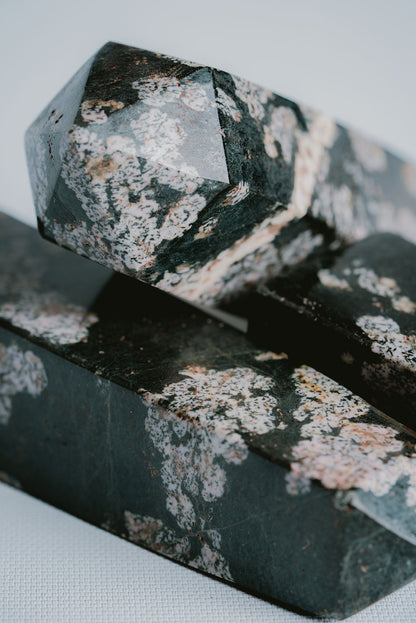 Snowflake Obsidian Tower – Decorative Snowflake Obsidian Tower for Clarity and Emotional Balance