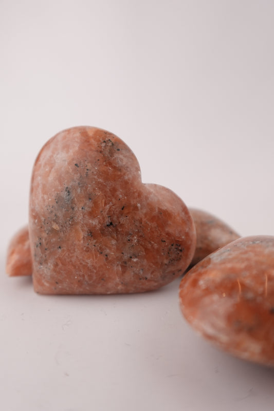 Sunstone Heart – Decorative Sunstone Heart for Vitality, Creativity, and Positive Energy